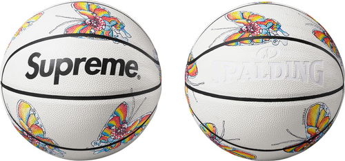 斯伯丁籃球現在不僅僅是個球 各種天價聯名收藏應有盡有